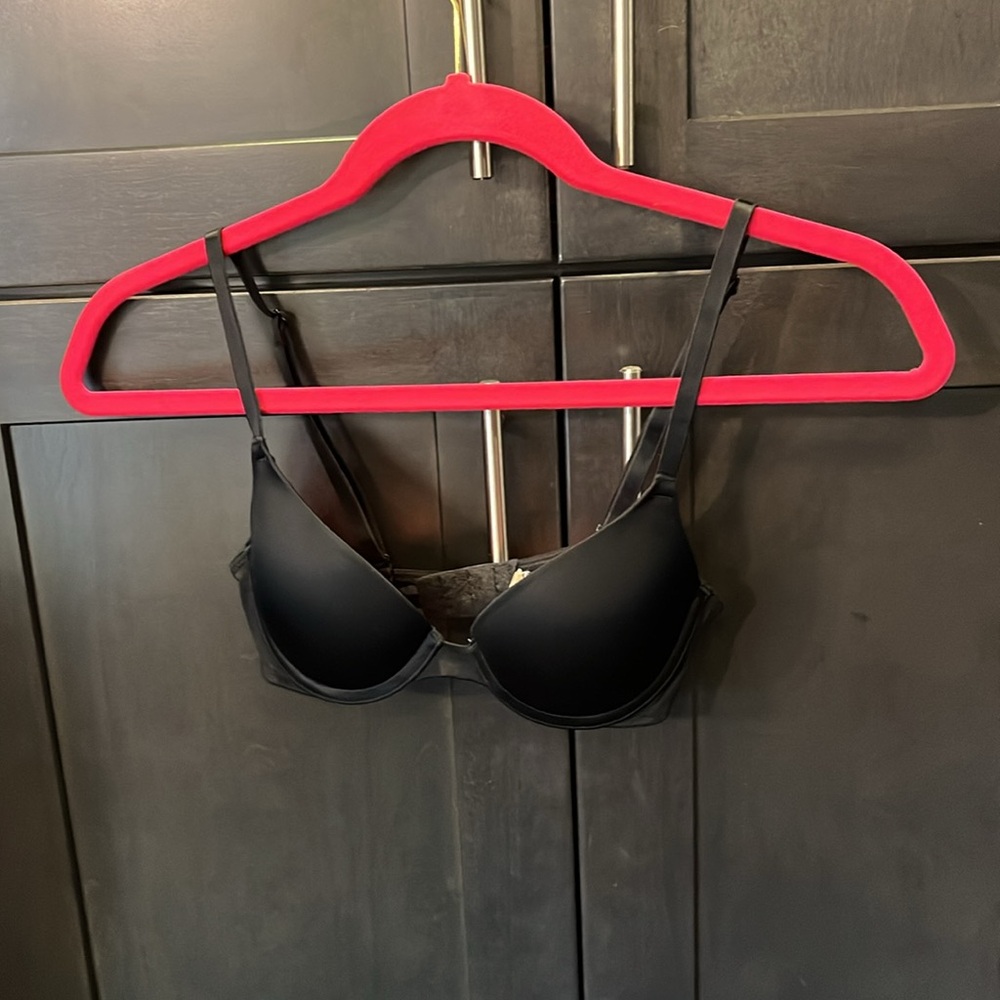 PINK Victoria's Secret padded, underwire & push up Black Bra. 32A - Picture 1 of 8